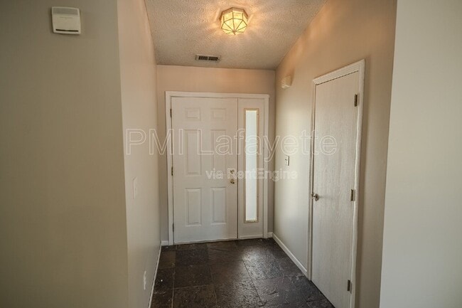Building Photo - 5053 Saddle Dr