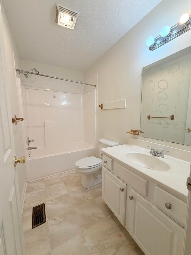 Building Photo - 218 Wayne Dr