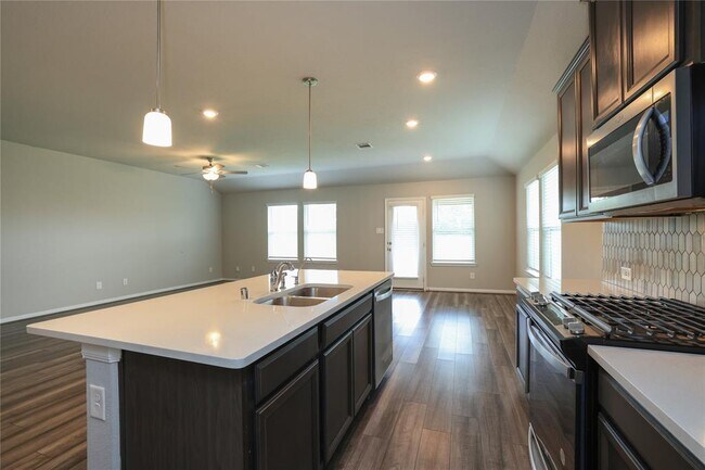 Building Photo - 2127 Cherryvale Dr