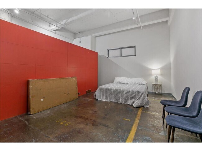 Building Photo - 700 N Washington Ave