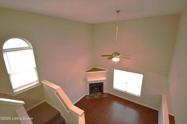 Building Photo - 4221 Willowview Blvd