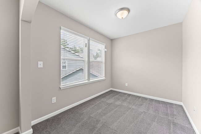 Building Photo - Spectacular 5 Bedrm, 3.5 Bath in the gated...
