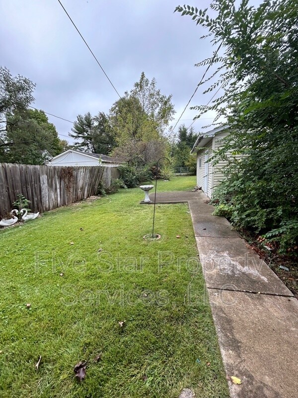 Building Photo - 908 E Reservoir St