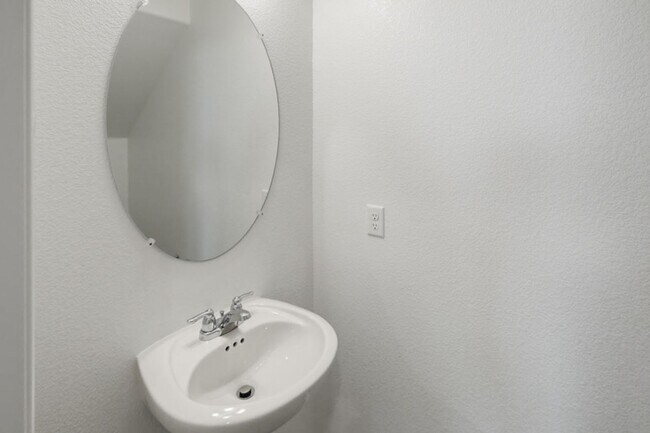 Building Photo - 10589 Sariah Skye Ave