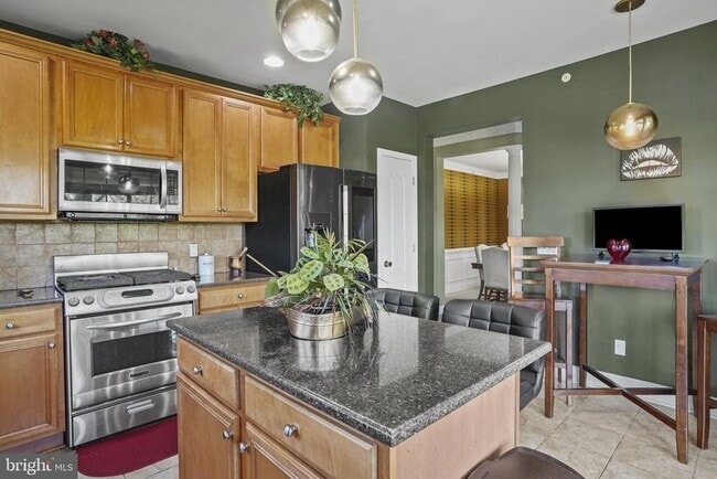 Building Photo - 13868 Greendale Dr