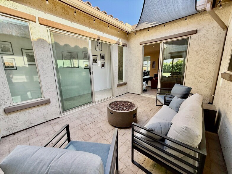 Building Photo - 10649 Thatcher Ave