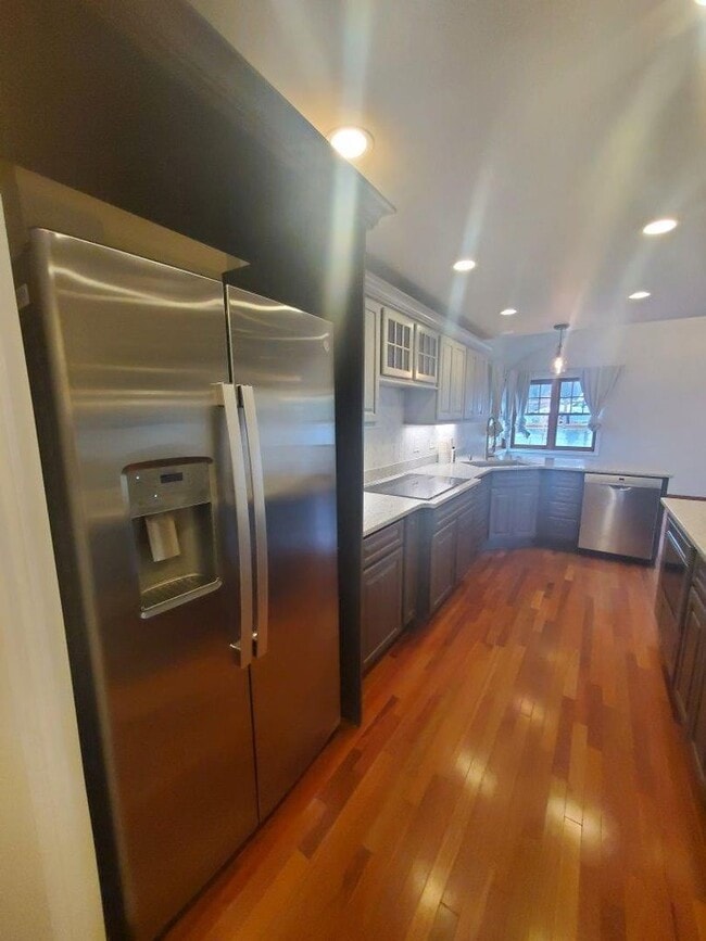 Building Photo - Newly remodeled with quality and comfort throughout.