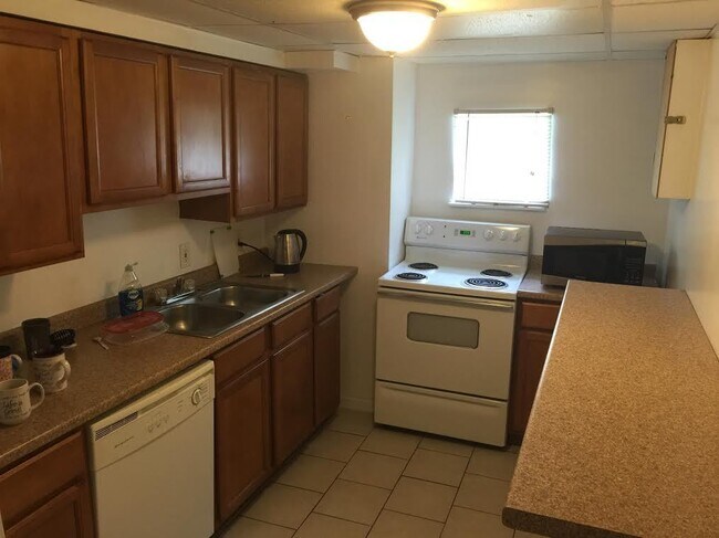 Building Photo - Cuddy