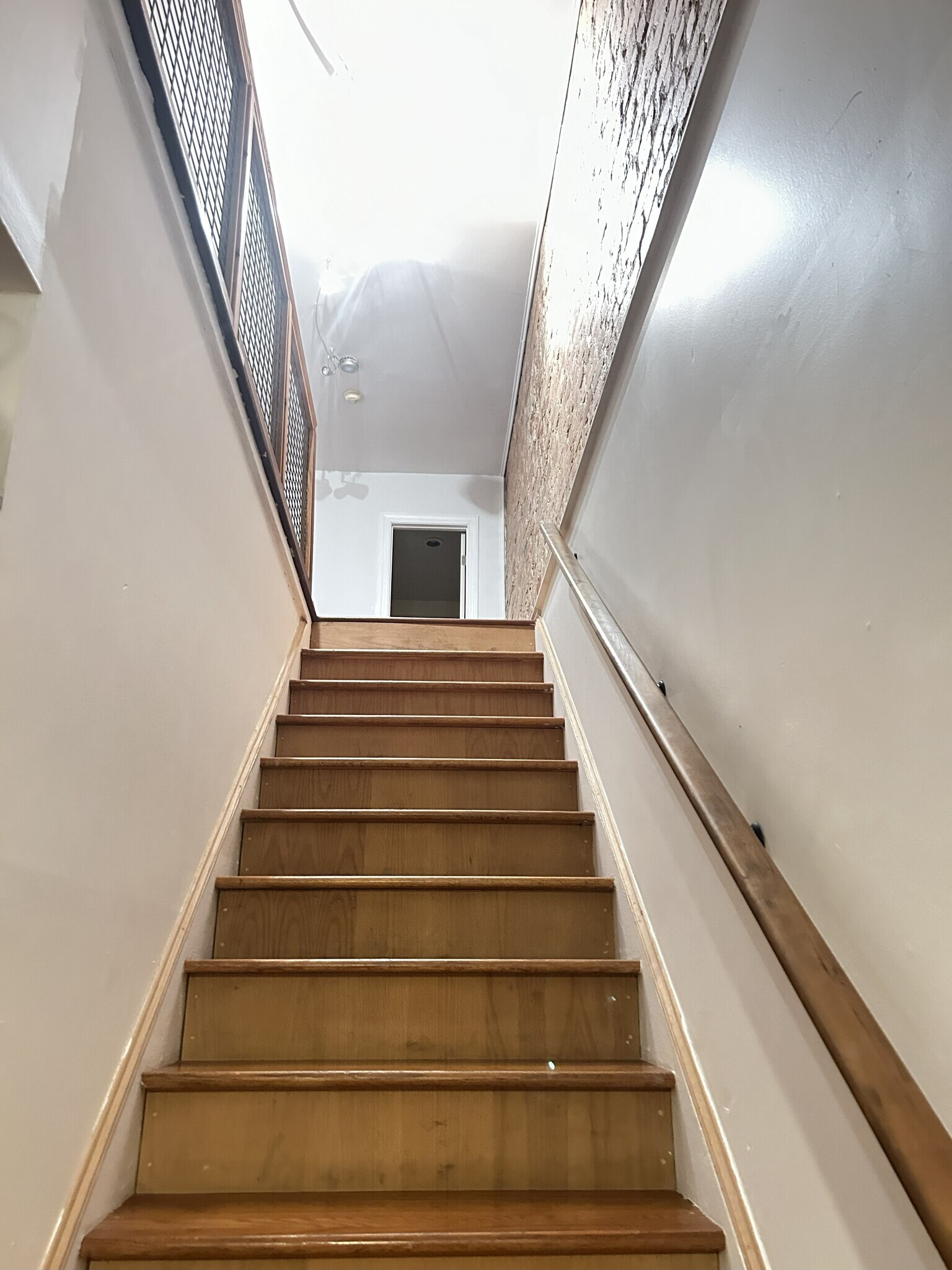 Building Photo - 118 Bates St NW