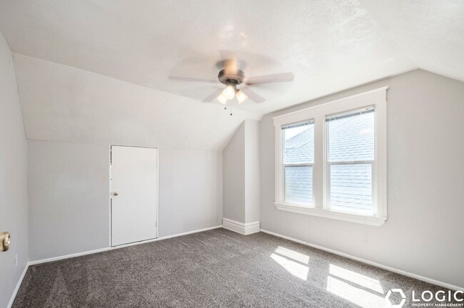 Building Photo - 559 E 800 S