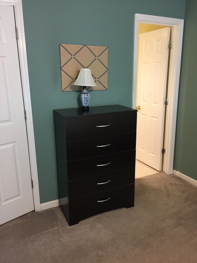 Building Photo - Furnished 2 Bed, 2 Bath Condo