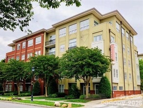 Building Photo - 1320 Fillmore Ave