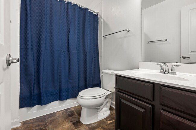 Building Photo - Luxury 3-Bed, 4-Bath Townhouse with Modern...