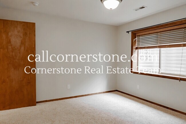 Building Photo - 6385 Shirecliff Dr