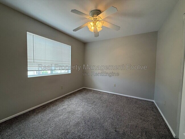 Building Photo - 3725 E Taro Ln
