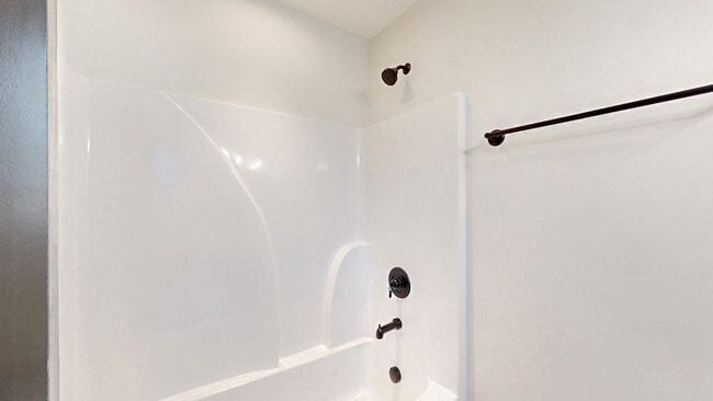 Building Photo - 232 Twin Cove Dr