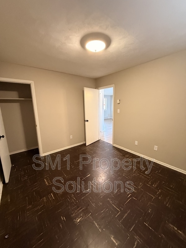 Building Photo - 2212 Willow Rd