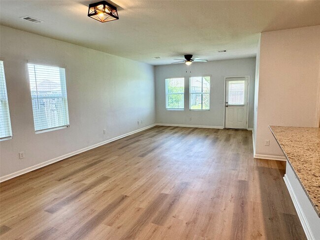 Building Photo - 10141 Pappas Dr