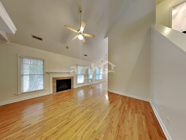 Building Photo - 8005 Red Oaks Trl