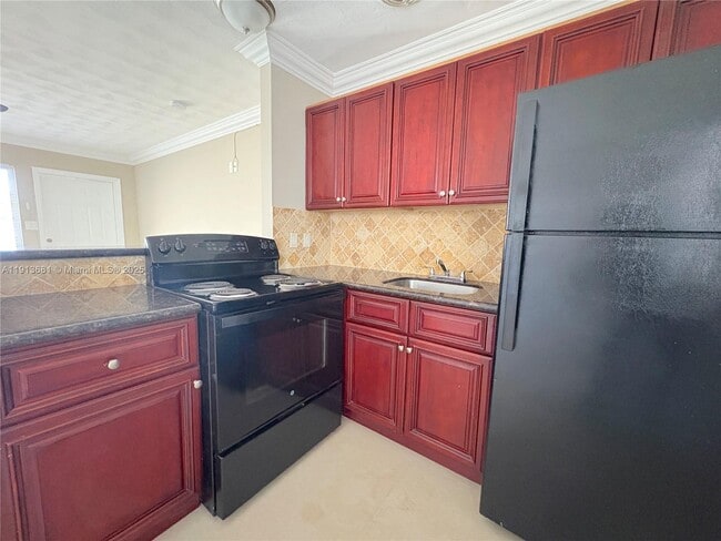 Building Photo - 2809 Middle River Dr