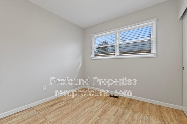 Building Photo - 3539 N Arlington Pl