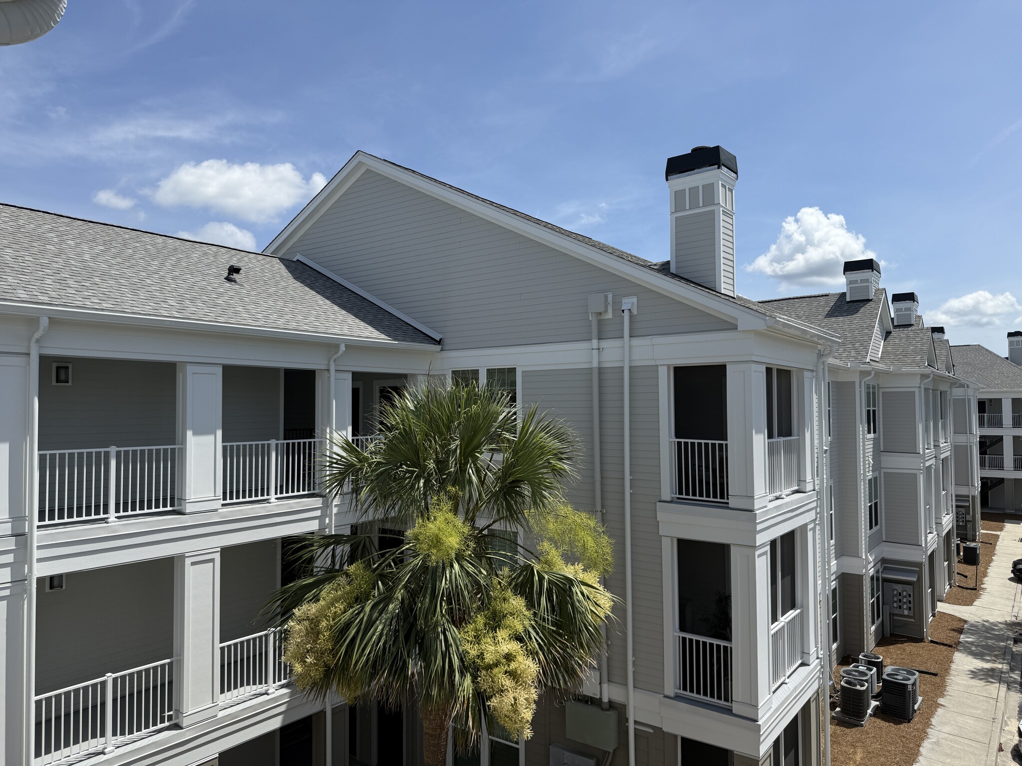 Building Photo - 130 River Landing Dr