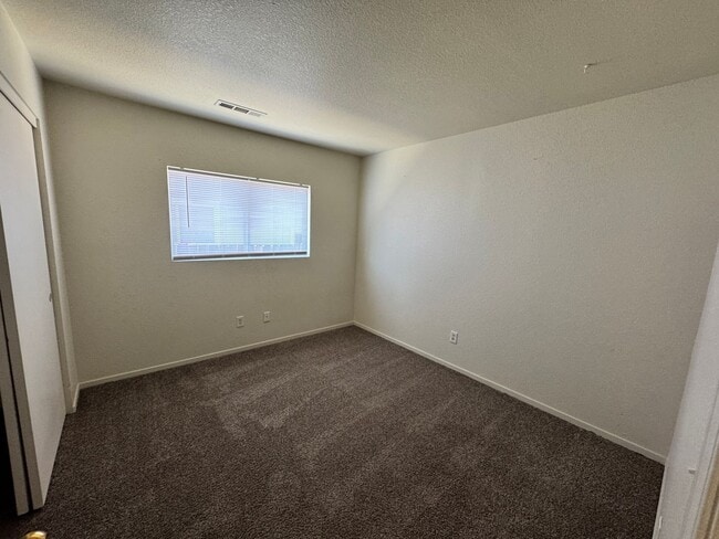 Building Photo - 9587 Autumn Leaf Way
