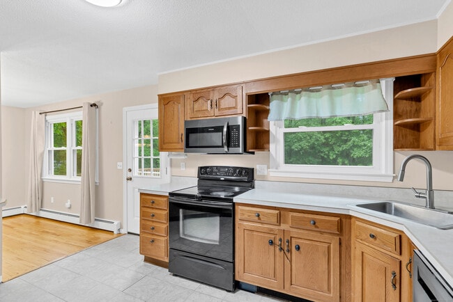 Building Photo - 21 Pheasant Run Dr