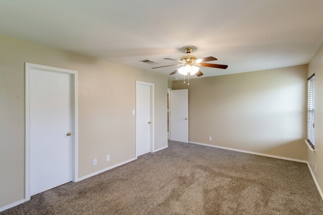 Building Photo - 8410 Sea Rim Dr