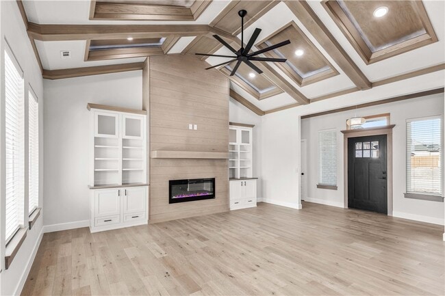 Building Photo - 701 Bronco St