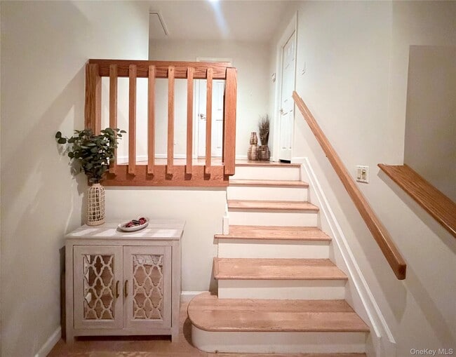 Building Photo - 821 Channel Rd