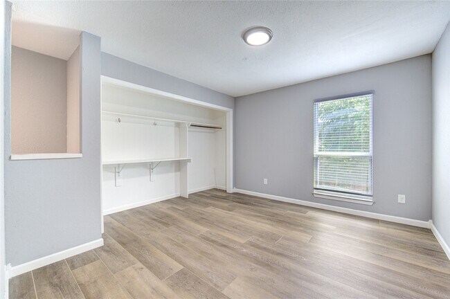 Building Photo - 3929 Tanglewilde St