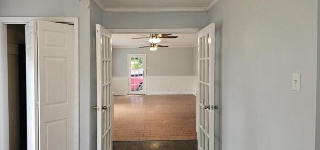 Building Photo - 3126 Austin St