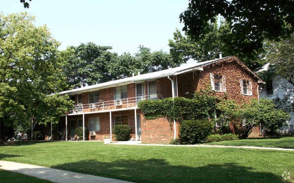 Building Photo - 1377 Forsythe Ave