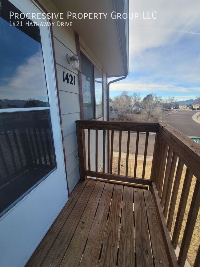 Building Photo - 1421 Hathaway Dr