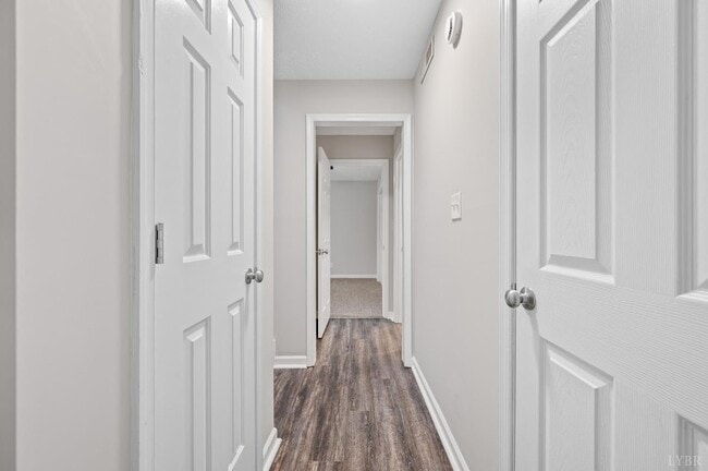 Building Photo - 117 Settlement Dr