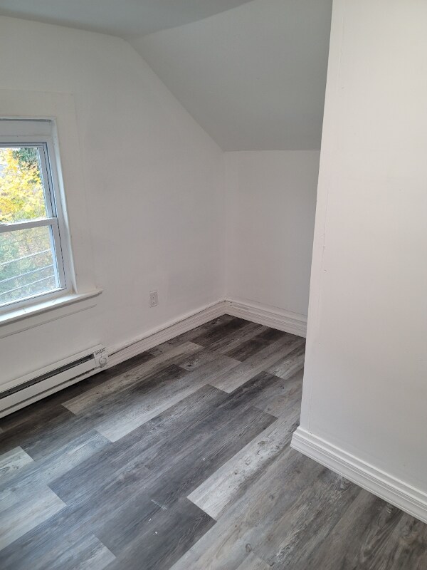 Building Photo - 135 Willow St