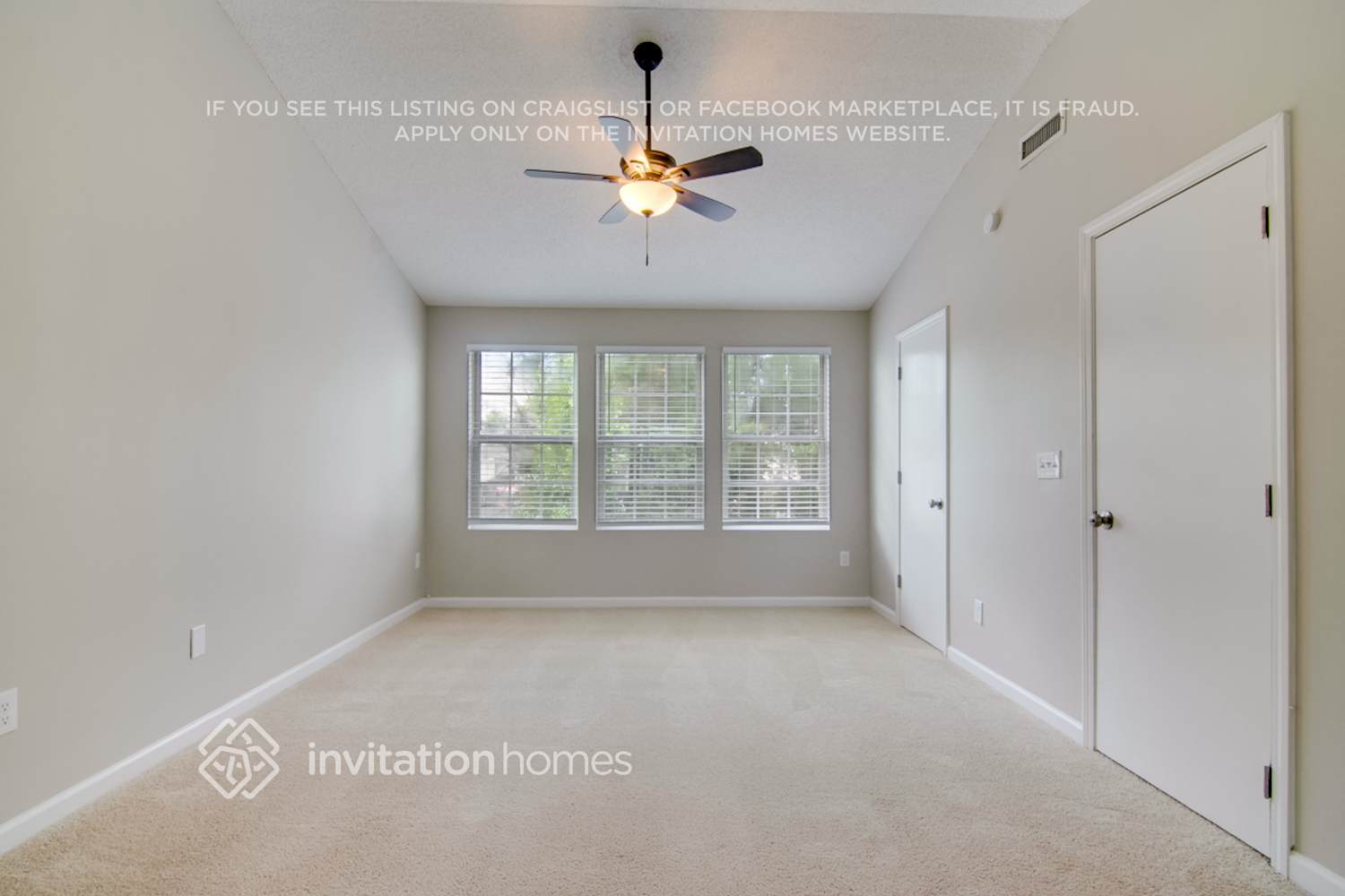 Building Photo - 3004 Riverbrooke Dr