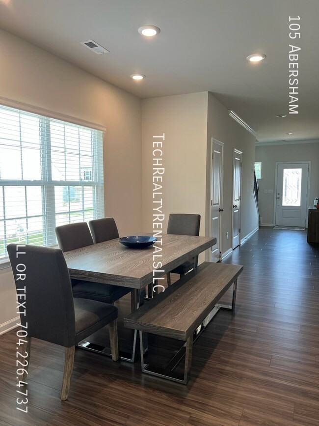 Building Photo - 105 Abersham-
