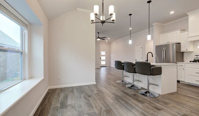 Building Photo - 4 Bedroom 2 Bathroom home with all appliances included
