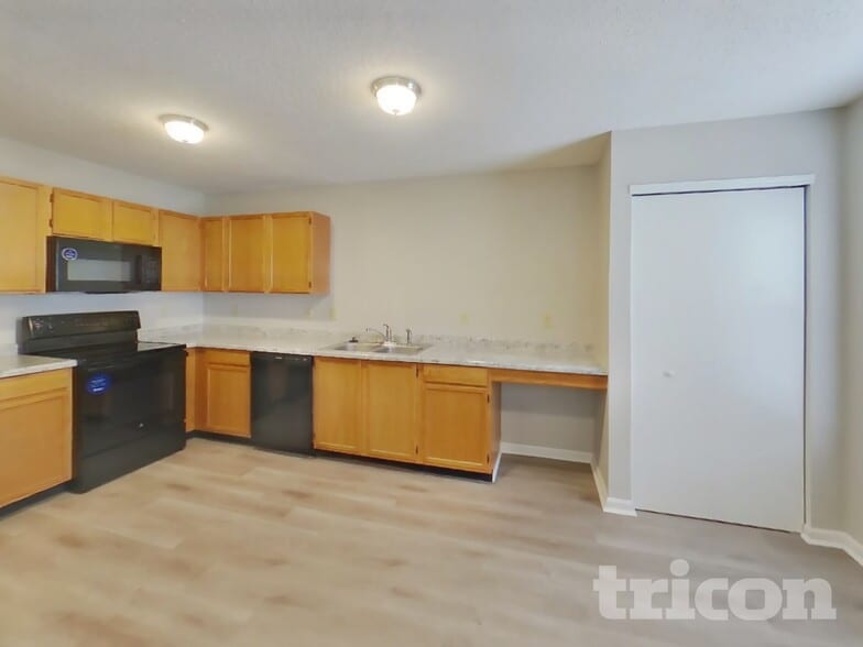 Building Photo - 121 Winterwood Dr