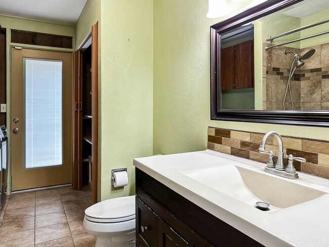 Building Photo - Mililani - 4bdrm/2bath, Large Lot with Pool