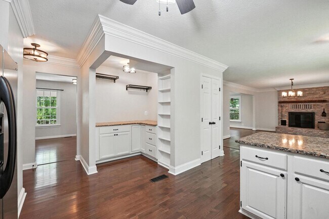 Building Photo - 11109 Ravine Dr
