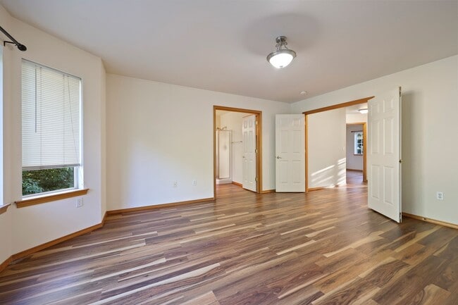 Building Photo - Charming 4-Bedroom Home on Tumwater Hill –...