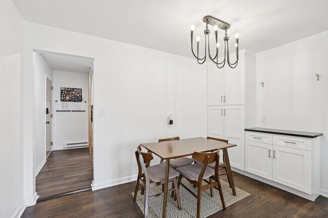 Building Photo - 14 A Lakeside Dr