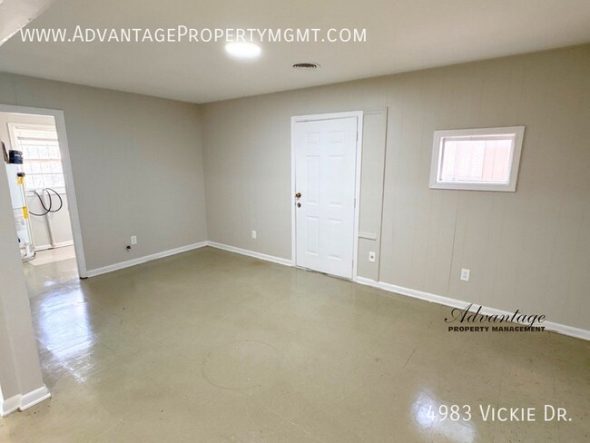 Building Photo - 4983 Vickie Dr