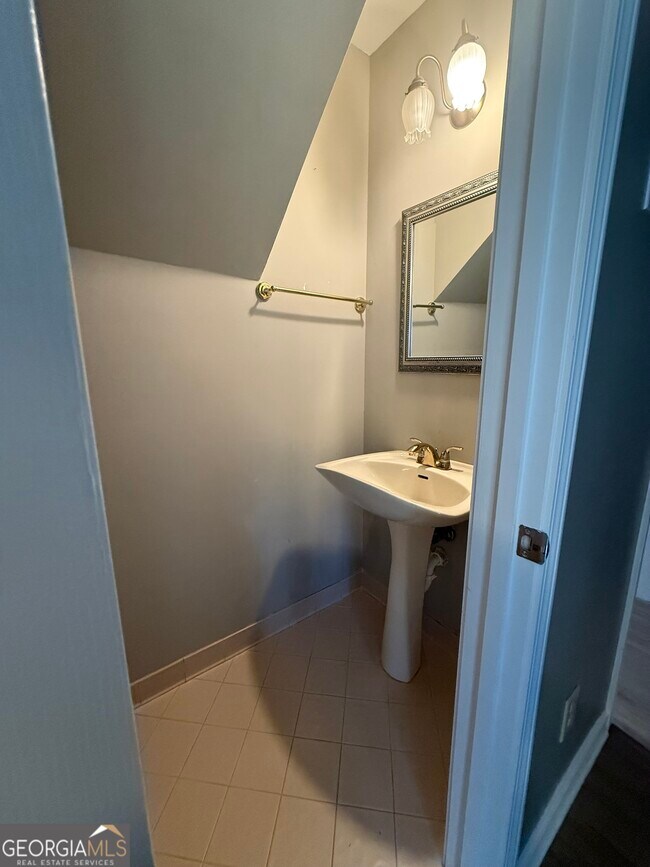 Building Photo - 317 Welton Way