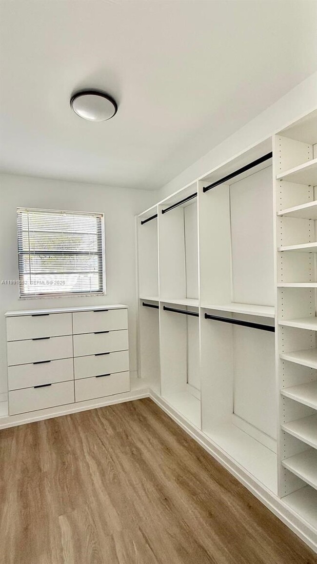 Building Photo - 1547 SW 137th Pl