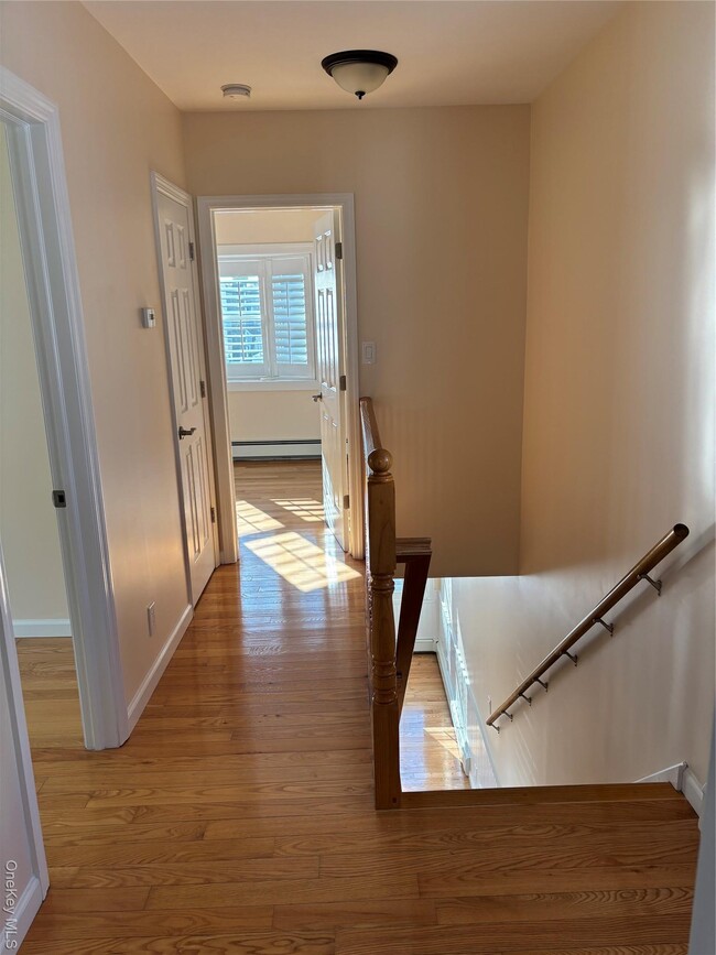 Building Photo - 536 N 6th St