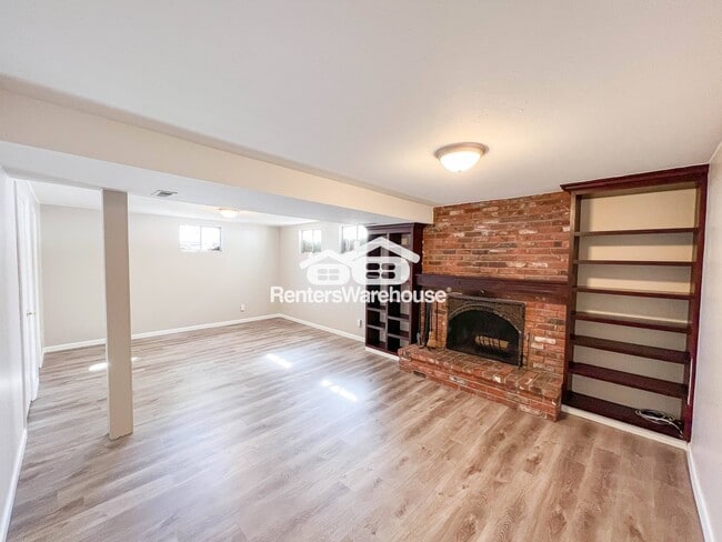 Building Photo - 1060 Ithaca Dr